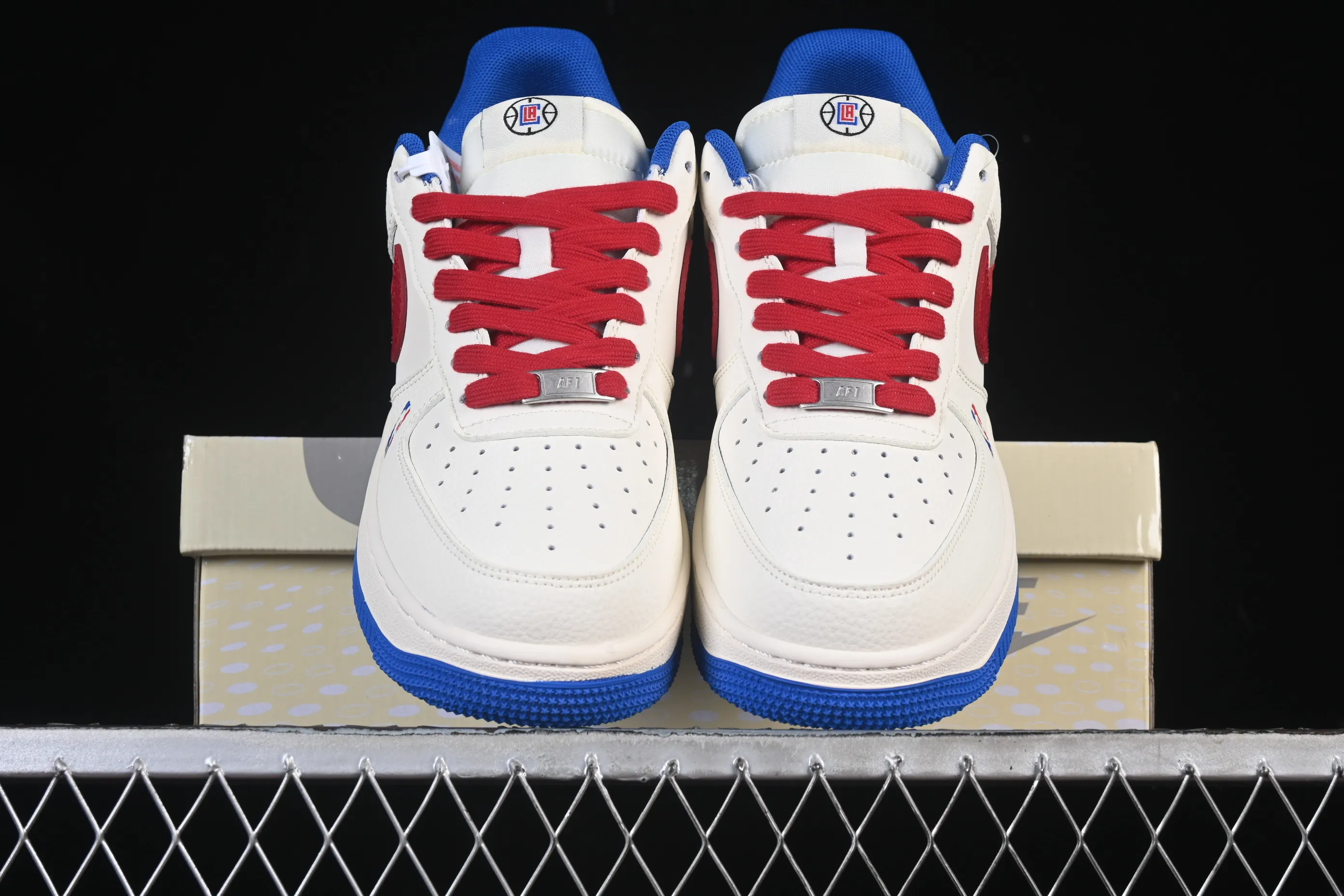 All categories Nk Air Force 1 Air Force series Nk Air Force 1 Low Air Force low-top Nike Air Force 1'07 Low NBA joint Clippers beige blue and red Air Force 1 low-top casual sneakers QW5606-274